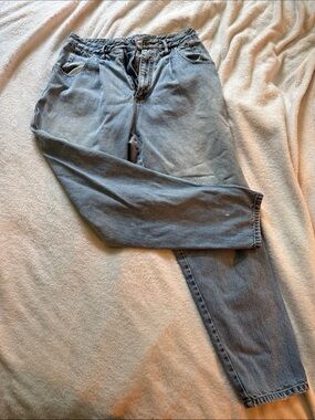 Relaxed Boyfriend Jeans in Faded Blue